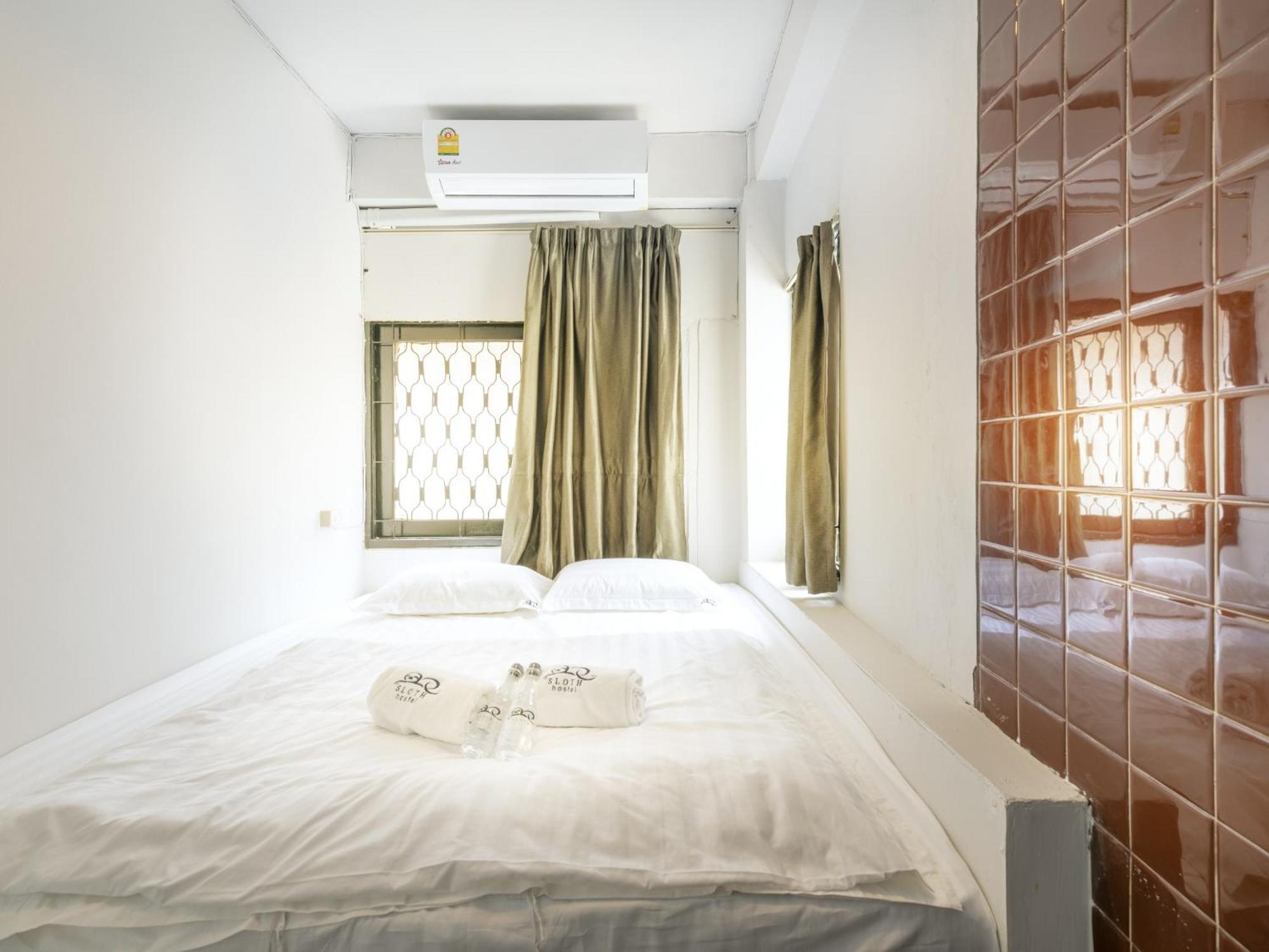 Sloth Hostel Khaosan Bangkok Rum bild