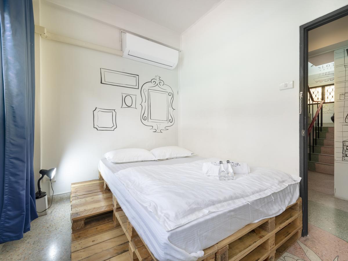 Sloth Hostel Khaosan Bangkok Exteriör bild