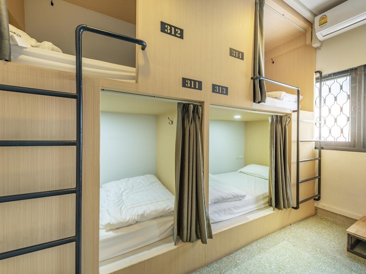 Sloth Hostel Khaosan Bangkok Exteriör bild