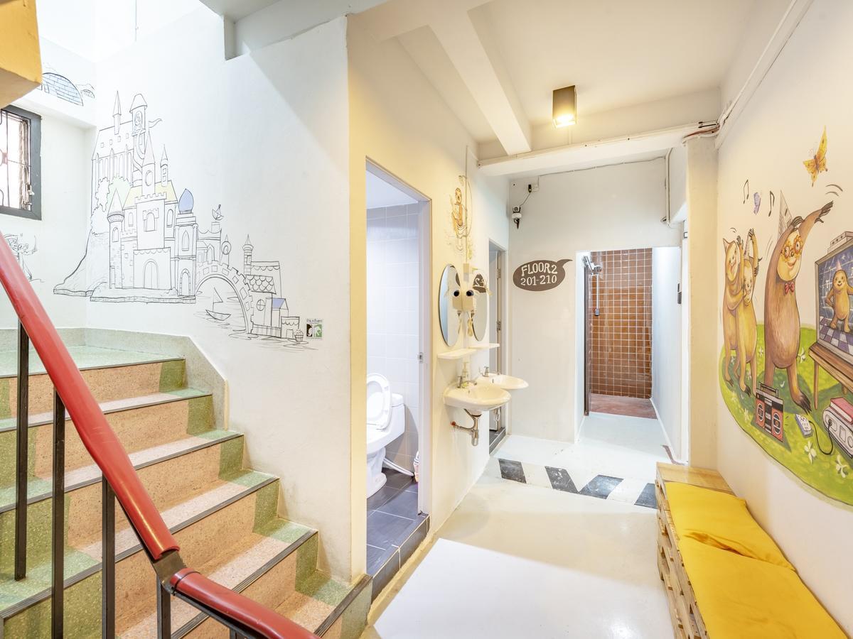 Sloth Hostel Khaosan Bangkok Exteriör bild