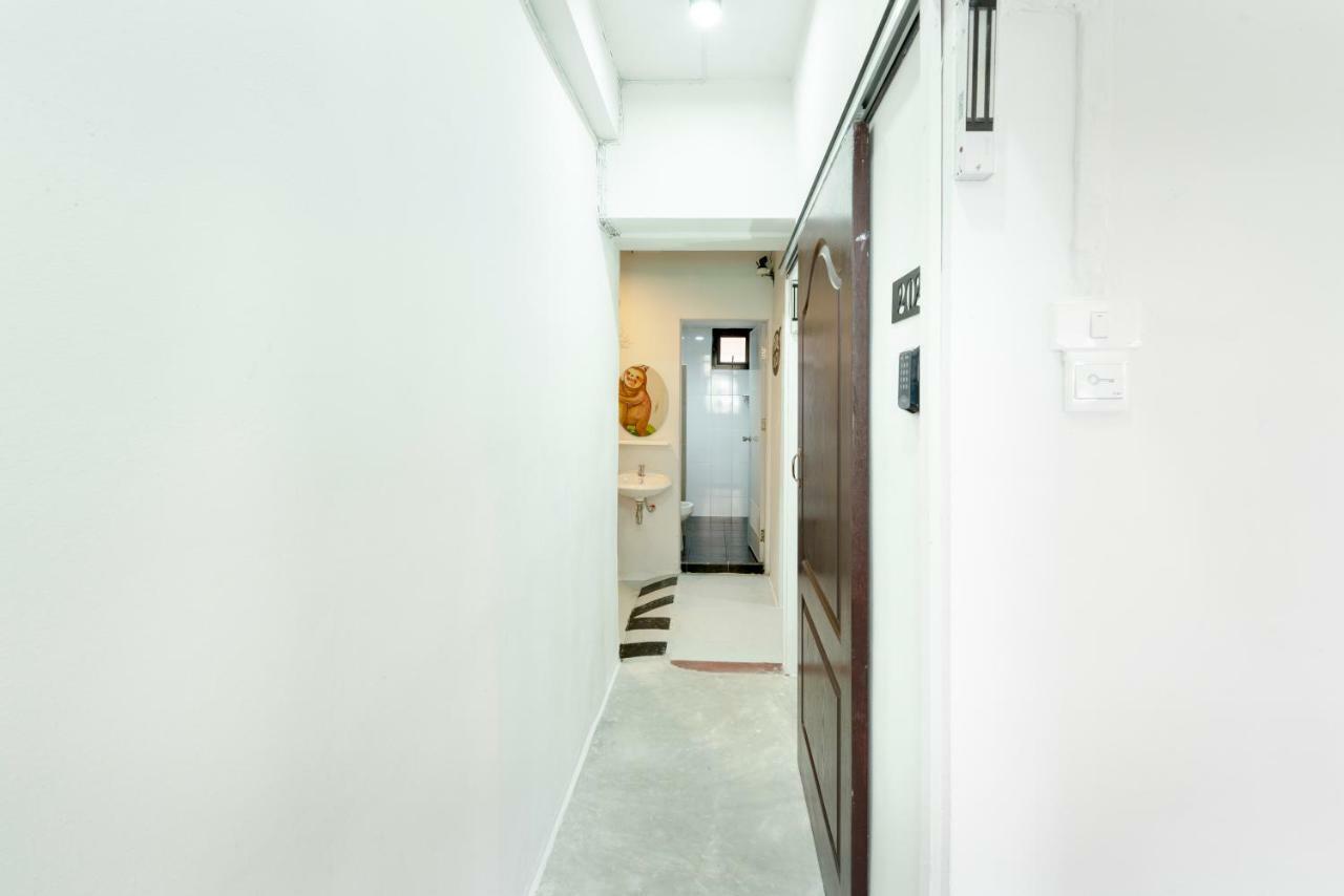 Sloth Hostel Khaosan Bangkok Exteriör bild